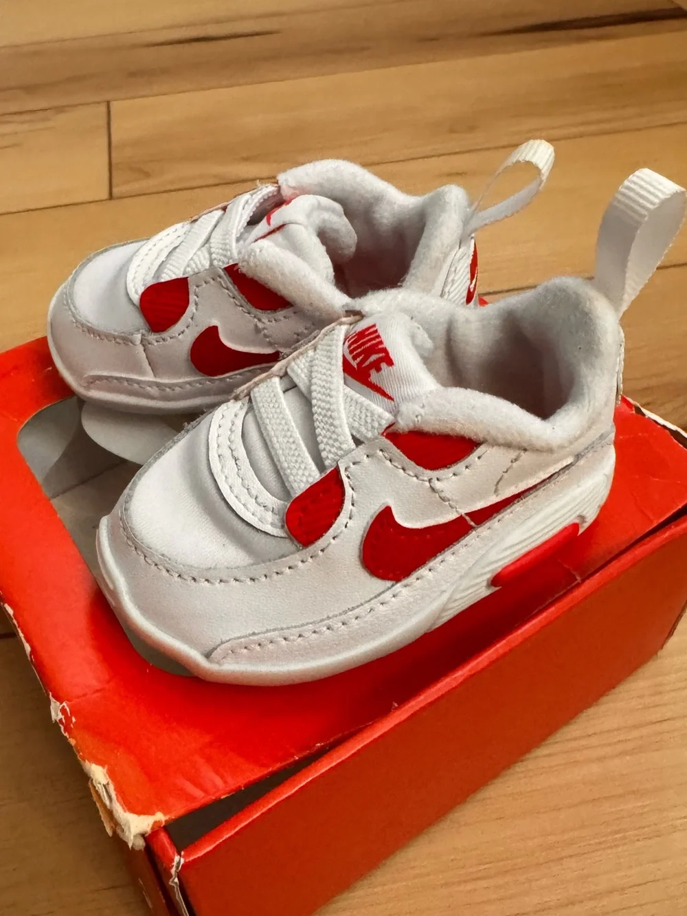 Nike Air Max 90 Crib Bootie White Hyper Red CI0424-105 Infant Size 1C